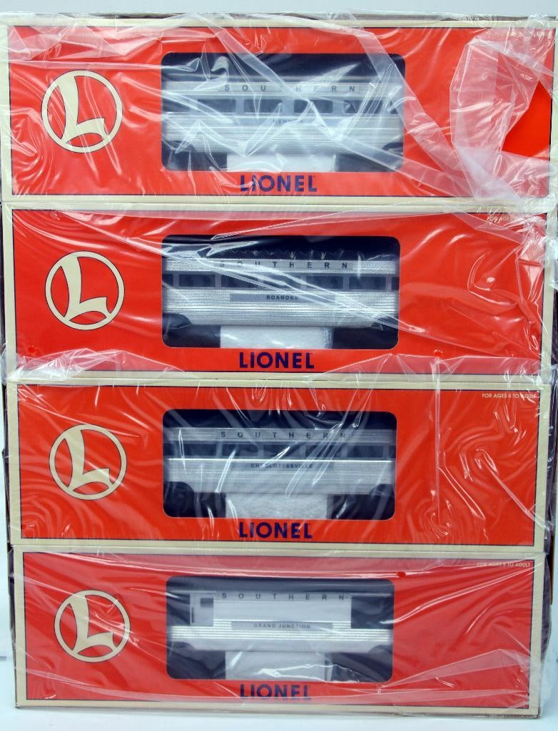 Modern Lionel O Gauge Southern Aluminum Passenger Car 4 pack (1 of 5)