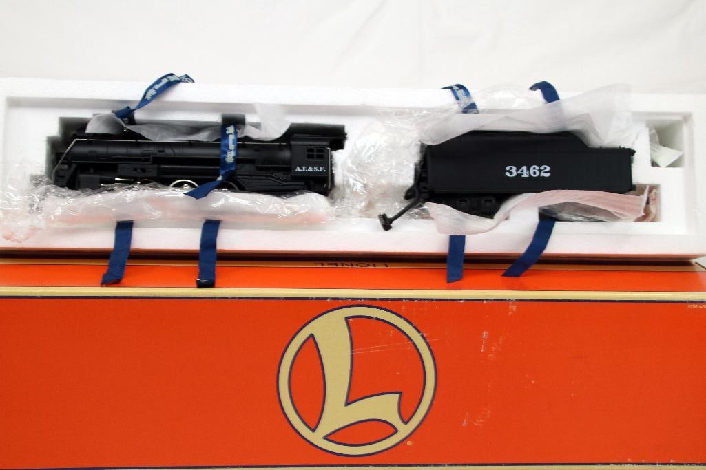 Modern Lionel O Gauge Santa Fe 4 - 6 - 4 Hudson Steam Locomotive and Tender (1 of 4)