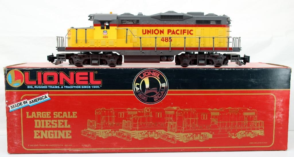 Lionel G Scale Union Pacific GP - 20 Nonpowered Diesel Engine: Lionel G Scale Union Pacific GP - 20 Nonpowered Diesel Engine, in C8 - slight run time - and in its original box.