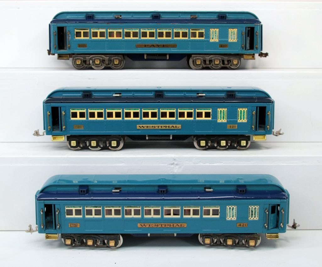 Lionel Prewar Standard Gauge Three (3) Assorted Blue Comet Cars: Lionel Prewar Standard Gauge Three (3) Assorted Blue Comet Cars, including 420 Faye 21 Westphal and 421 Westphal, each in C7 overall condition.