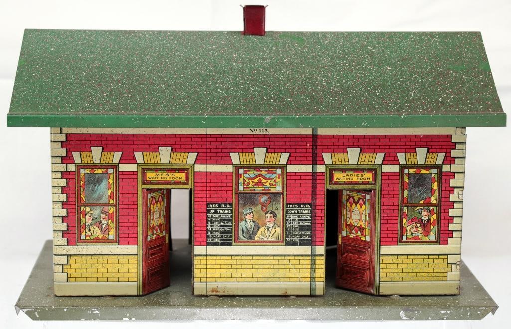 Ives Prewar 113 Passenger Station (1 of 6)