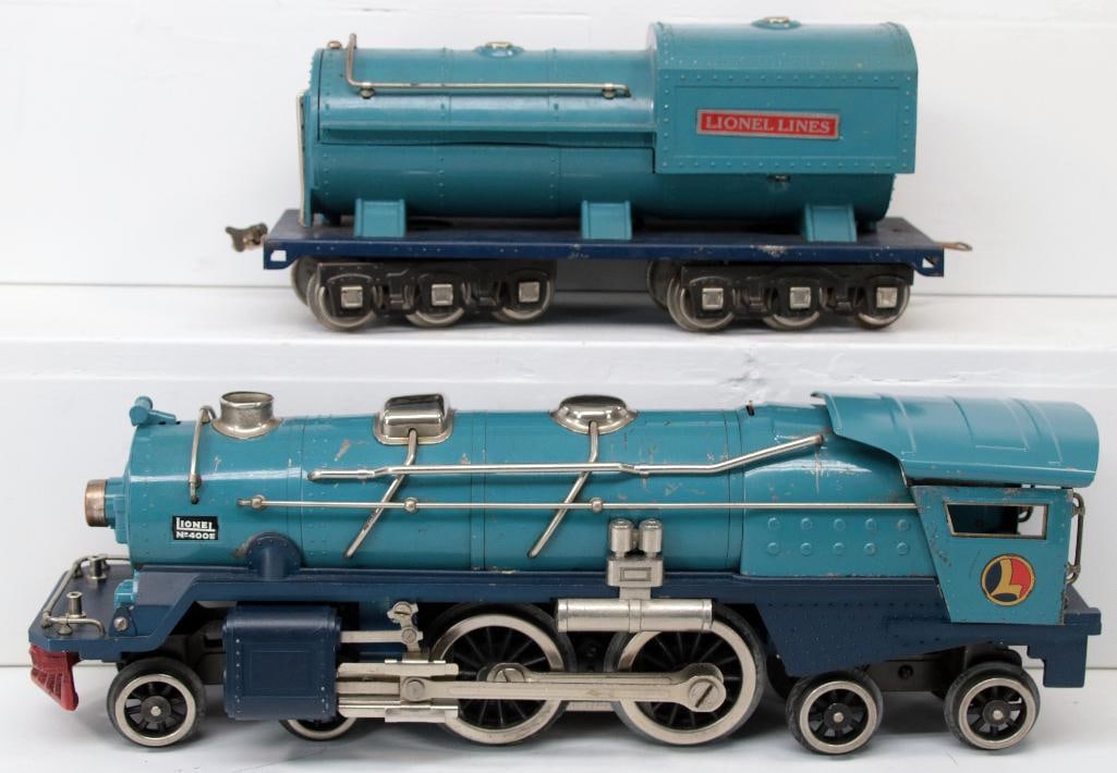 Lionel Prewar Standard Gauge 400E Blue Comet nickel Loco and 400W nickel Blue Comet Tender: Lionel Prewar Standard Gauge 400E Blue Comet nickel Loco and 400W nickel Blue Comet Tender, in C6 or better overall condition and a repro/ repainted frame on the 400E.