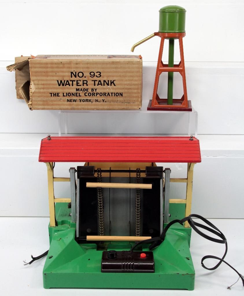 Lionel Prewar 164 Log Loader with Controller and 93 Water Tower early colors (1 of 10)