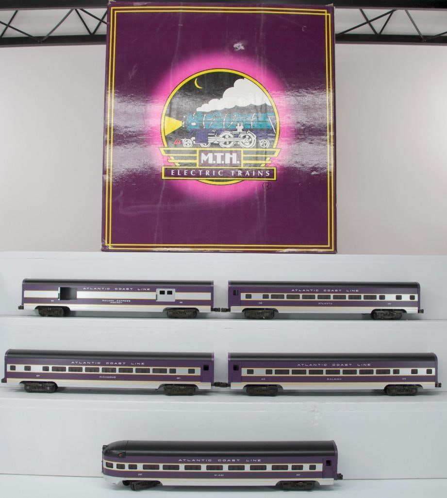 MTH O Gauge Atlantic Coast Line Painted 70 Foot 3-Pack Passenger Set Boxed (1 of 8)