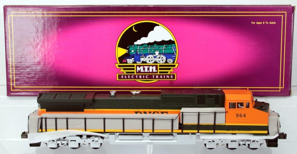 MTH O Gauge BNSF GE DASH Diesel with PS - 1 Boxed (1 of 8)