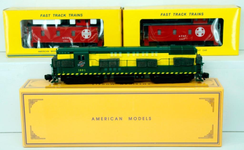 American Models Modern S Gauge Trainmaster Chicago and Northwestern and Wood Caboose Santa Fe Boxed (1 of 12)