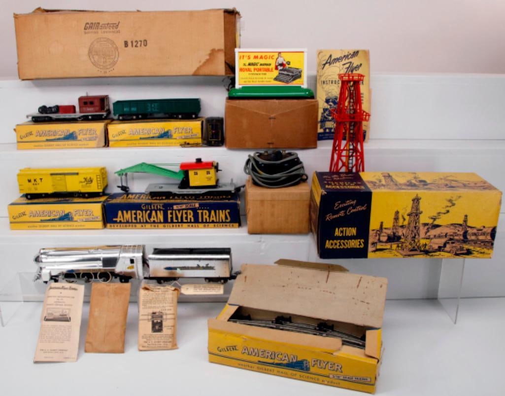 American Flyer Postwar S Gauge 589 Passenger and Freight Station, Silver Bullet Freight Set (1 of 20)