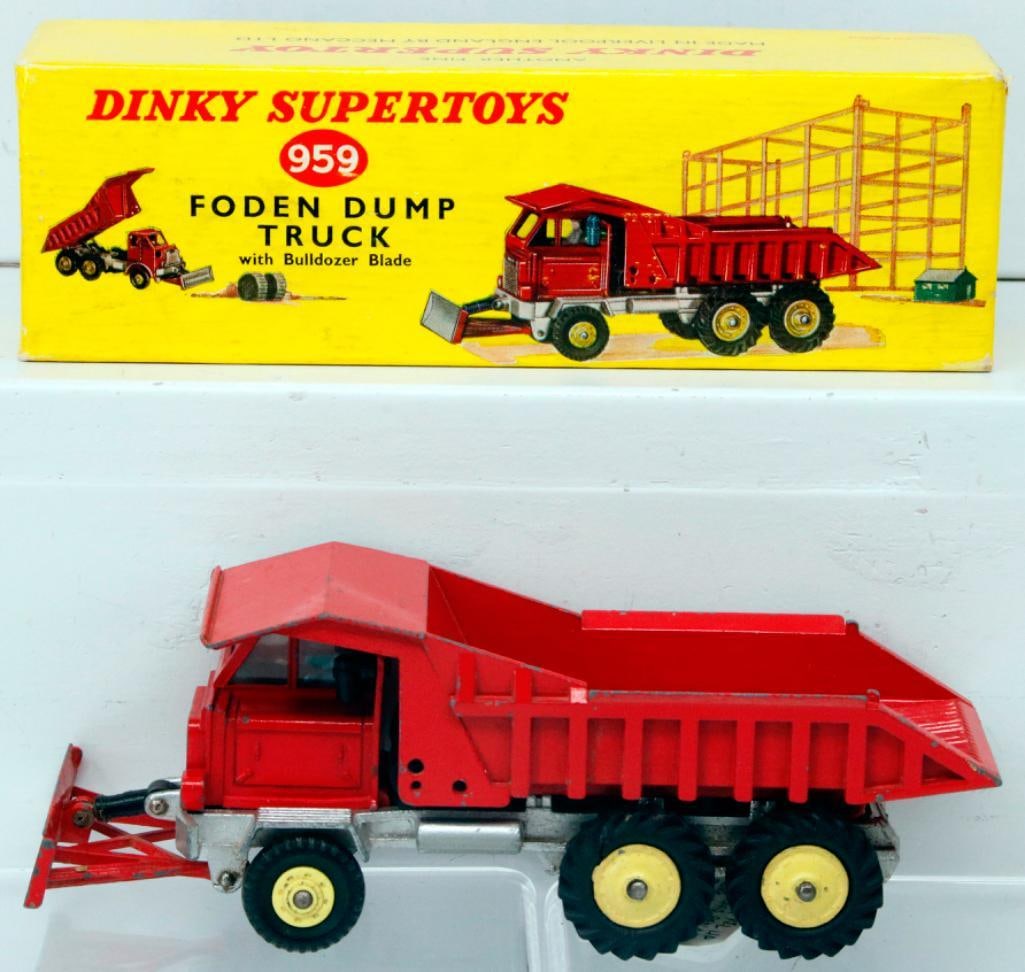 Dinky Super Toys 959 Foden Dump Truck with Bulldozer Blade Boxed (1 of 7)