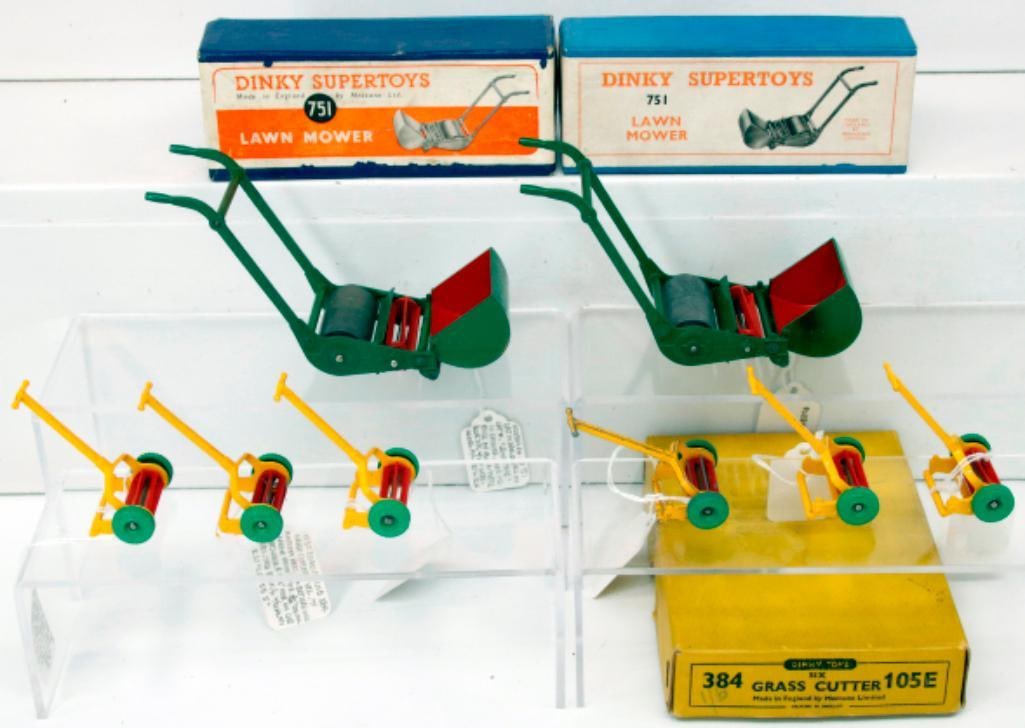 Dinky Toys 105e Grass Cutter Trade Box with 384 Grass Cutter X6/751 Lawnmower X2 (1 of 11)