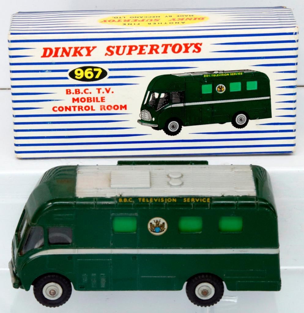 Dinky Super Toys 967 B. B. C. TV Mobile Control Room (1 of 7)