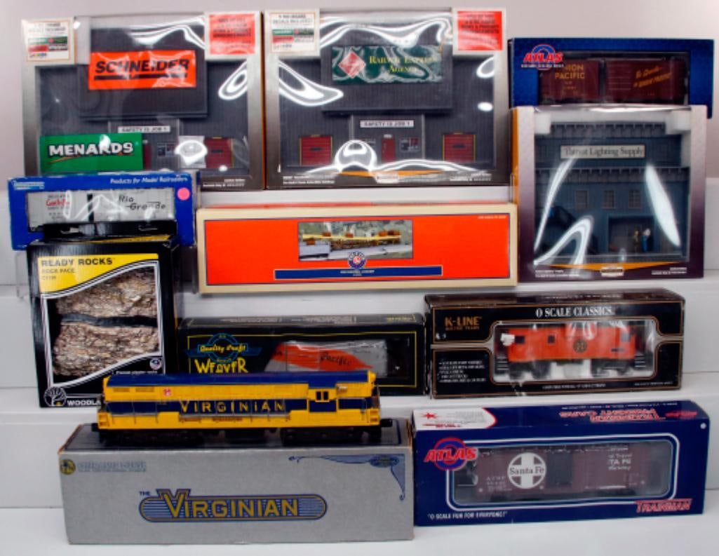 Lionel Modern O Gauge Virginian Trainmaster Dual Motor Diesel/Menards Buildings X3/Assorted Cars (1 of 18)