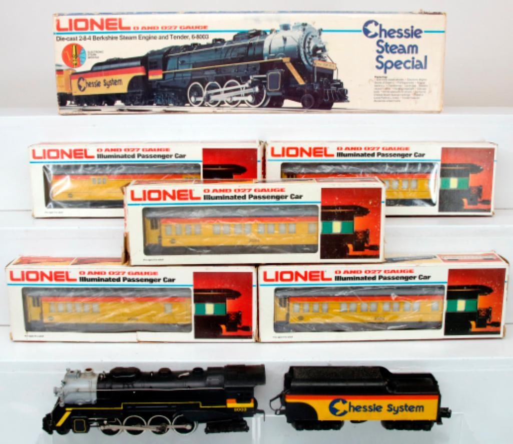 Lionel Modern O Gauge Chessie Diecast 2 - 8 - 4 Berkshire Steam Engine and Tender and Chessie Cars (1 of 14)