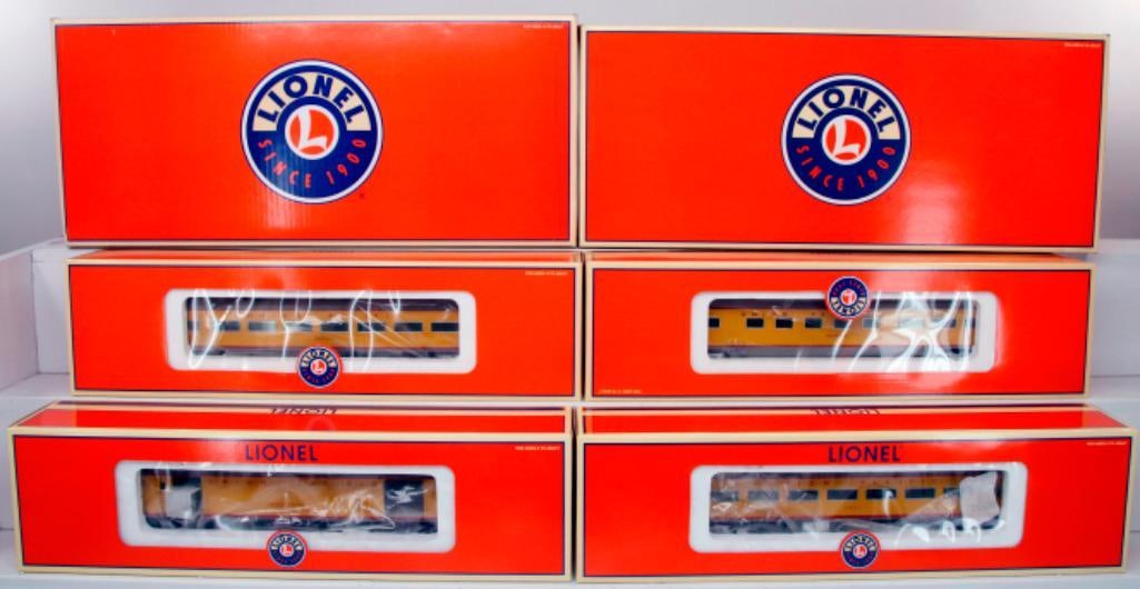 Lionel Modern O Gauge Union Pacific 18 inch Aluminum Car 2 Pack and Union Pacific City of Denver (1 of 4)