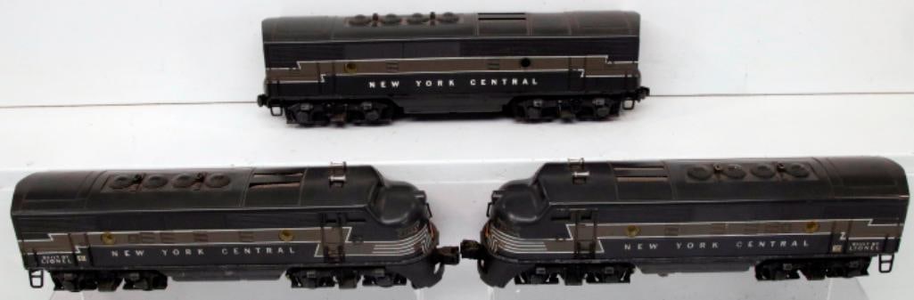 Lionel Postwar O Gauge 2344 NYC A - B - A Diesel Units (1 of 10)