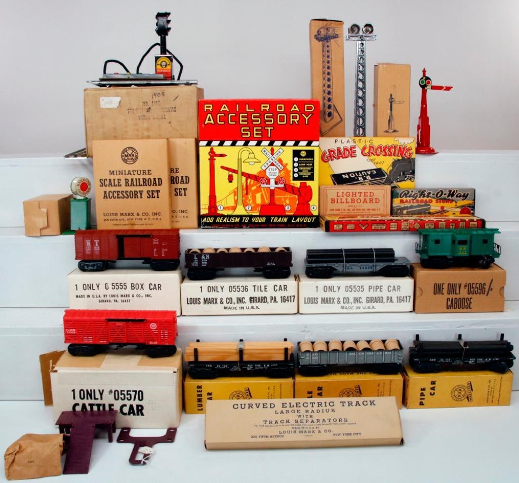 Marx Toy Trains O Gauge Assorted Freight Cars and Accessories Boxed (1 of 13)