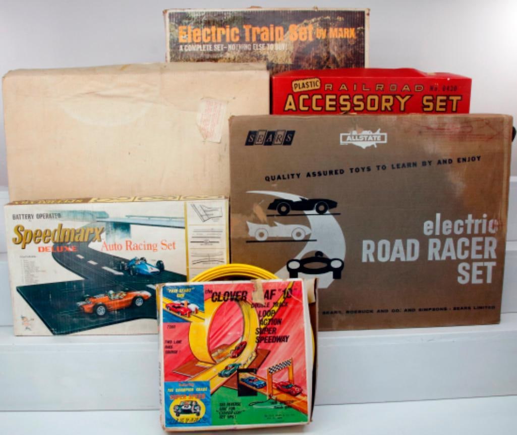 Marx Toy Trains O Gauge Battery-operated Speed Marx Deluxe Road Race Autoracing Set Boxed (1 of 13)