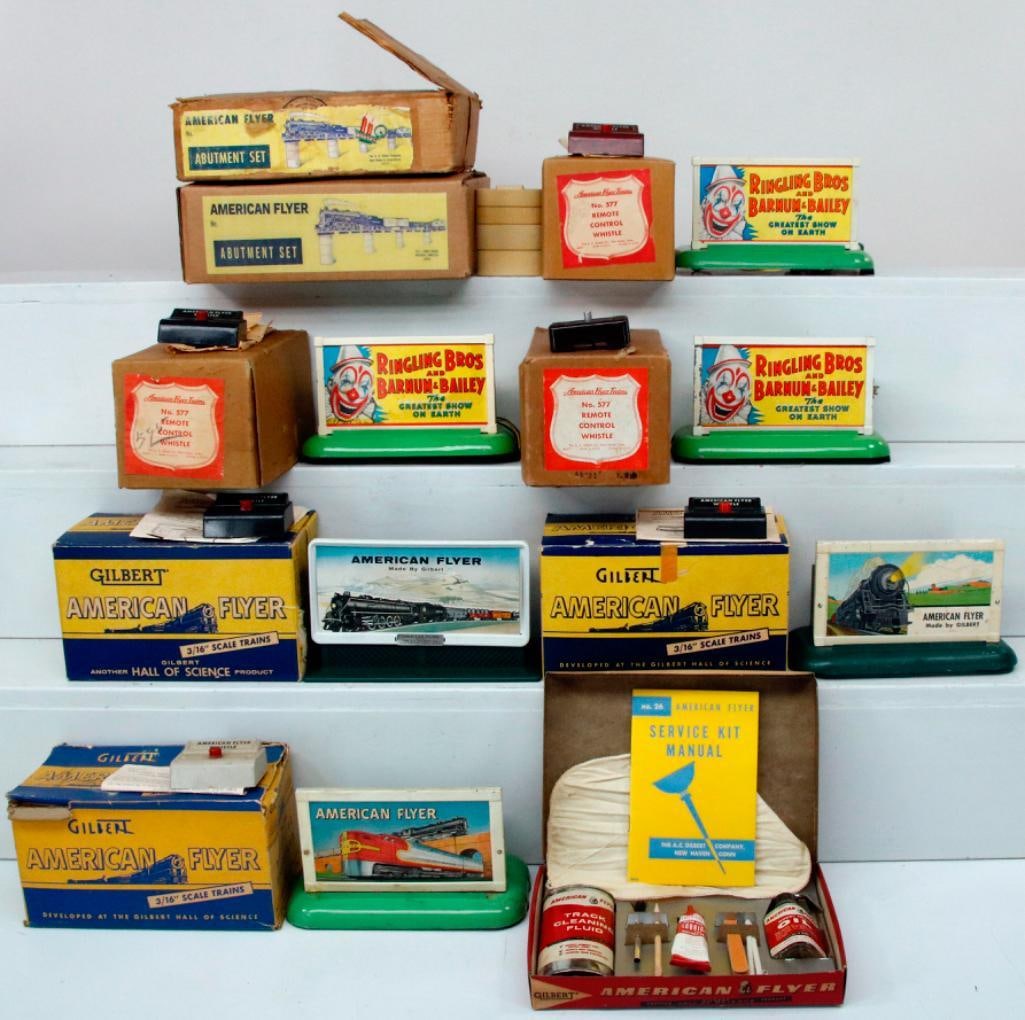 American Flyer Postwar S Gauge Abutment Community Set and Other Accessories (1 of 10)