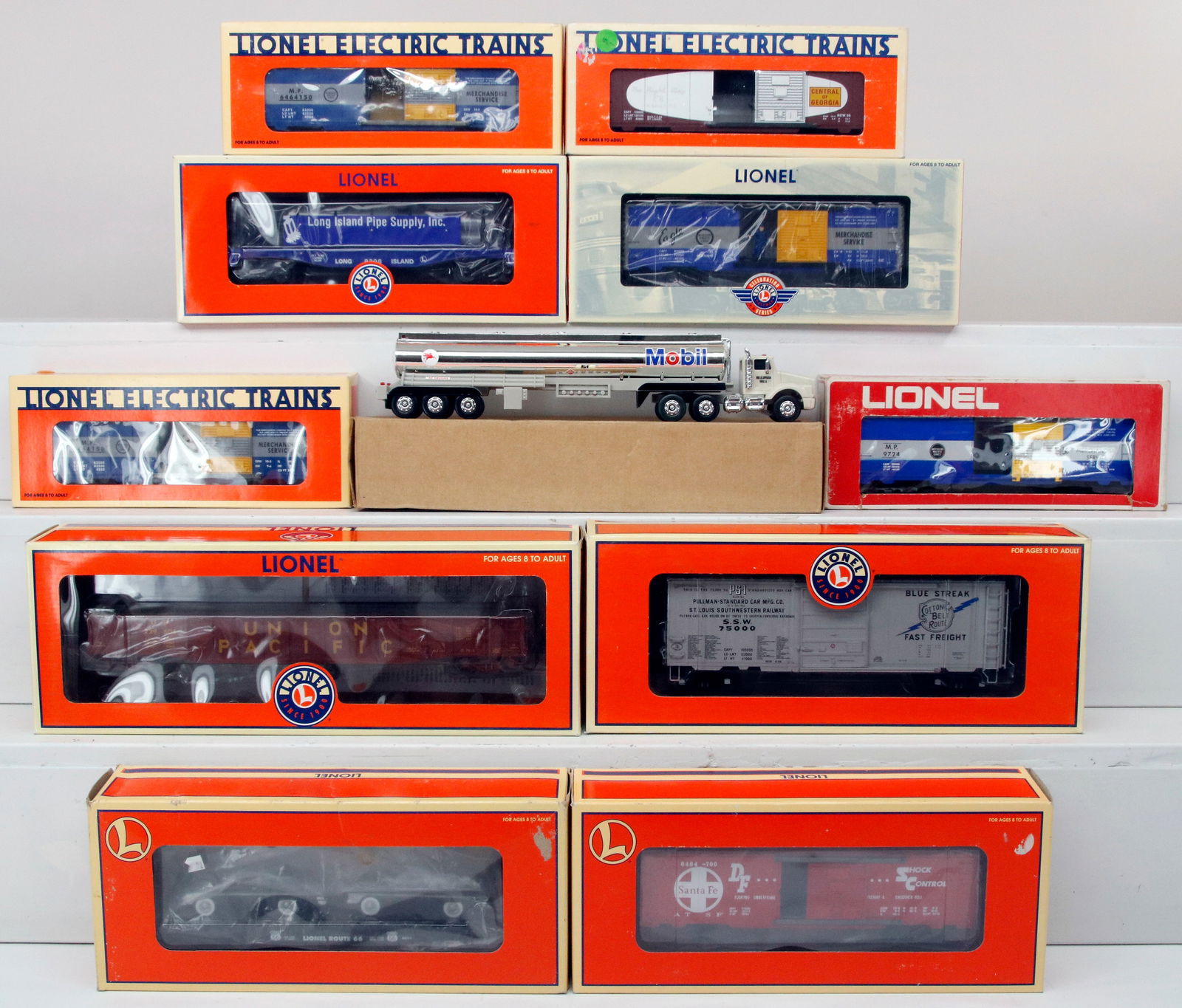 Lionel Modern O Gauge Assorted Freight Cars Boxed (1 of 9)