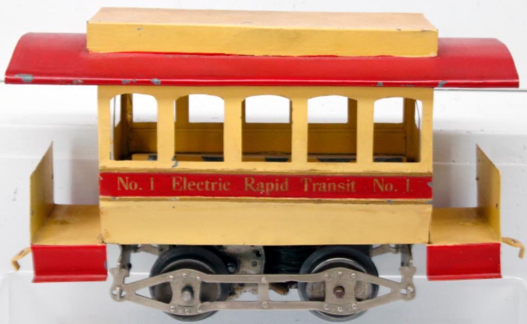 Lionel MFG Prewar Standard Gauge No. 1 Electric Rapid Transit Trolley red and cream (1 of 9)
