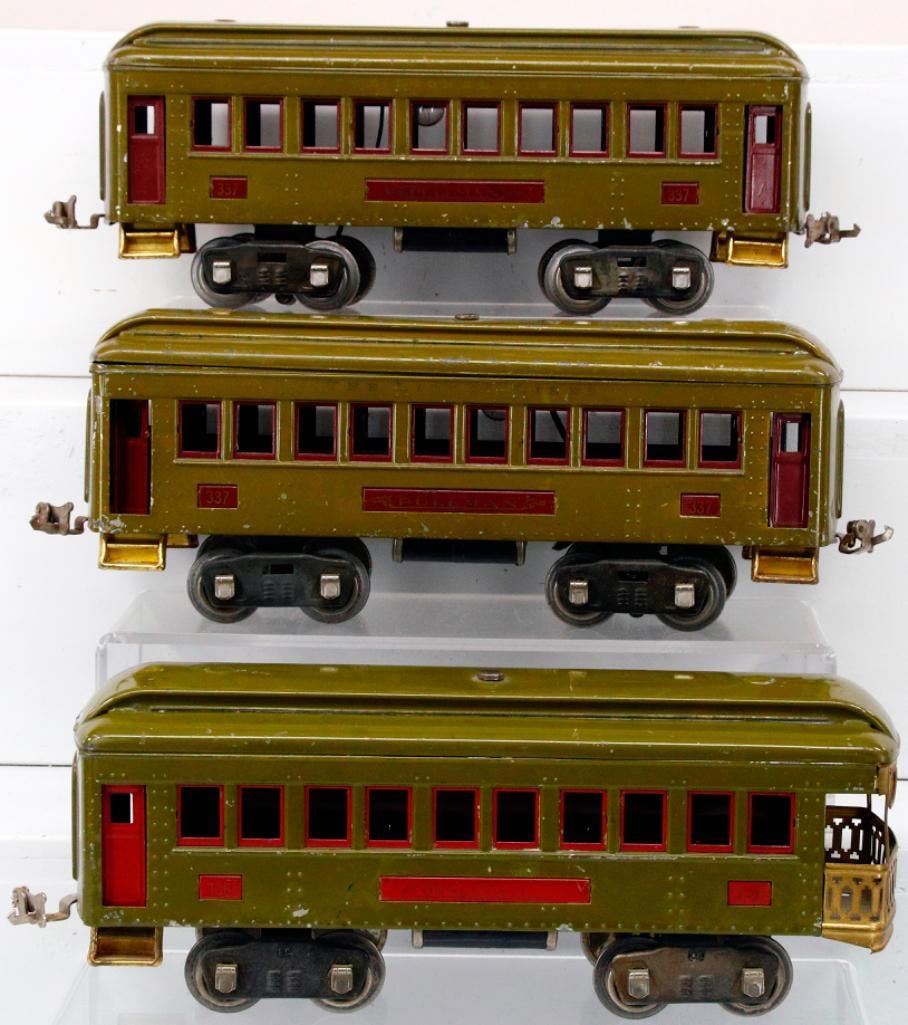 Lionel Prewar Standard Gauge 337 - 337-338 olive green Passenger Cars (1 of 6)