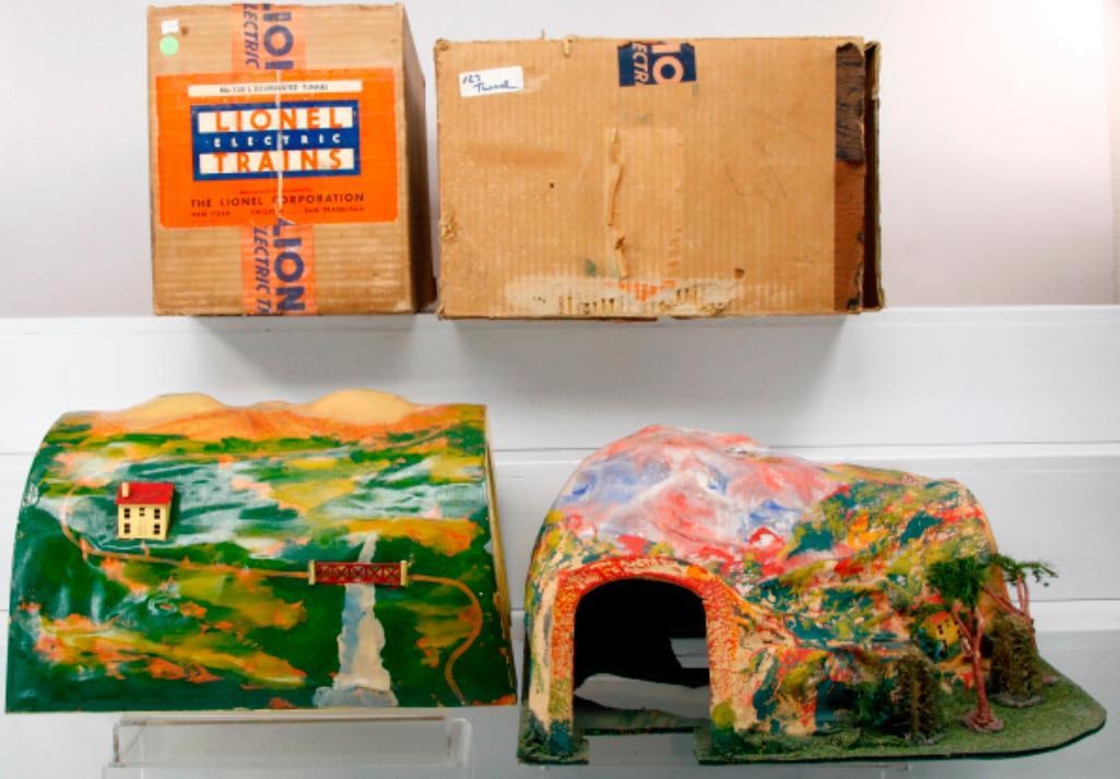 Lionel Prewar 120L Illuminated Tunnel Boxed and 123 Tunnel Boxed: Lionel Prewar 120L Illuminated Tunnel Boxed and 123 Tunnel Boxed, each in C7 or better overall condition. Also includes an original box for the 120L - has a great label - and shows light wear and orig