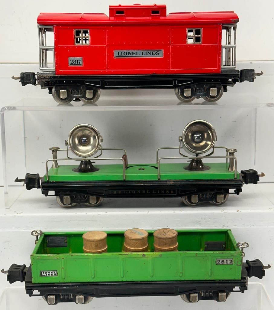 Lionel Prewar O Gauge 2812 green Gondola – 820 green Floodlight Car – 2817 red Caboose (1 of 6)