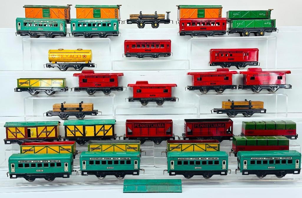 American Flyer Prewar O Gauge Thirty - Two (32) Assorted Passenger Cars and Freight Cars Sheet-metal (1 of 10)