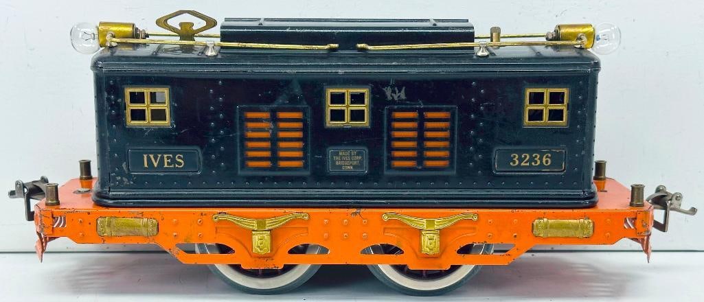 Ives Prewar Wide Gauge 3236 black and orange Electric Loco (1 of 6)