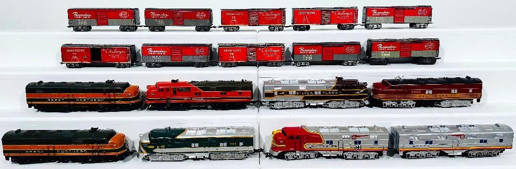 Marx Postwar O Gauge 21 Santa Fe A - B Alco Units/Custom painted 21 A Alco Units/8 Wheel Box Car X9 (1 of 10)