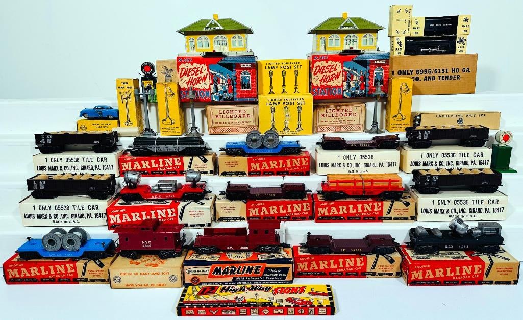 Marx Postwar O Gauge Assorted Freight Cars Boxed and Assorted Accessories/Buildings Boxed (1 of 10)
