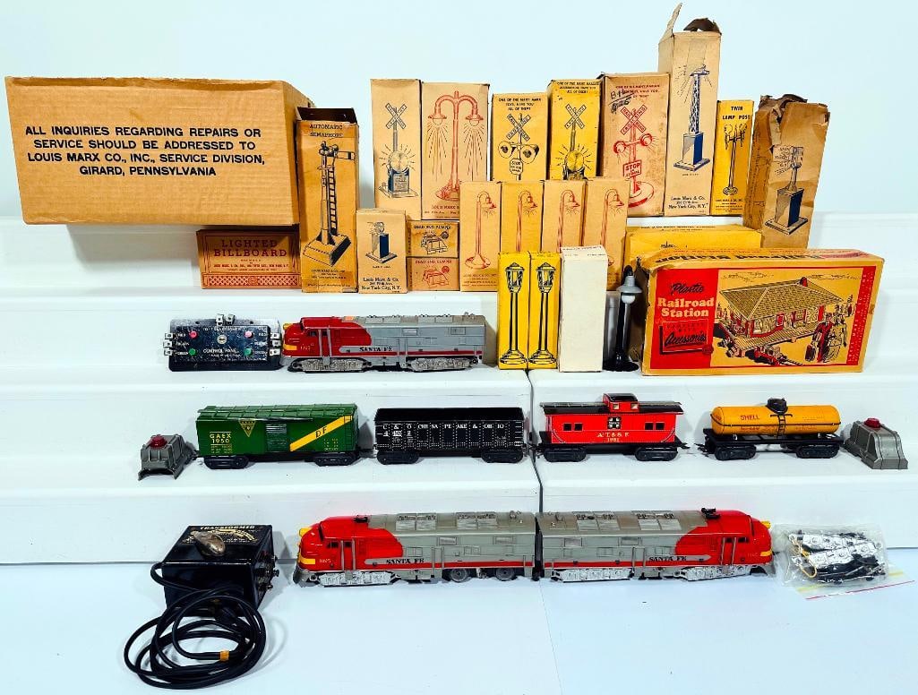 Marx Postwar O Gauge 1095 Santa Fe A - A Diesel Units and Four (4) Assorted 8 Wheel Freight Cars (1 of 12)