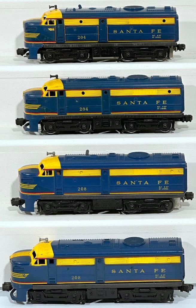 Lionel Postwar O Gauge 204 Santa Fe Alco A -A Diesel Units Powered and Unpowered and 208 Santa Fe A: Lionel Postwar O Gauge 204 Santa Fe Alco A -A Diesel Units Powered and Unpowered and 208 Santa Fe A-A Alco Diesel Units Powered and Unpowered, in C7 minus overall condition, with some faint rust on th