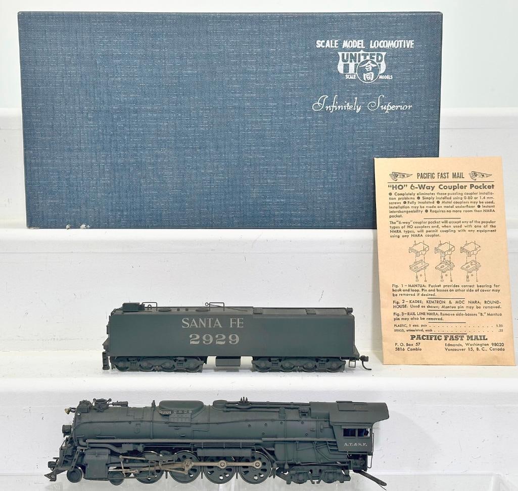 Pacific Fast Mail Brass HO Scale Santa Fe 4 - 8 - 4 Locomotive and Tender Boxed (1 of 9)