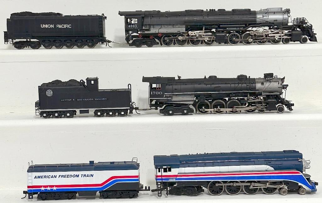 Tenshodo Brass HO Scale 4-8-8-4 Union Pacific Challenger Locomotive and Tender/Unknown Manufacturer (1 of 10)