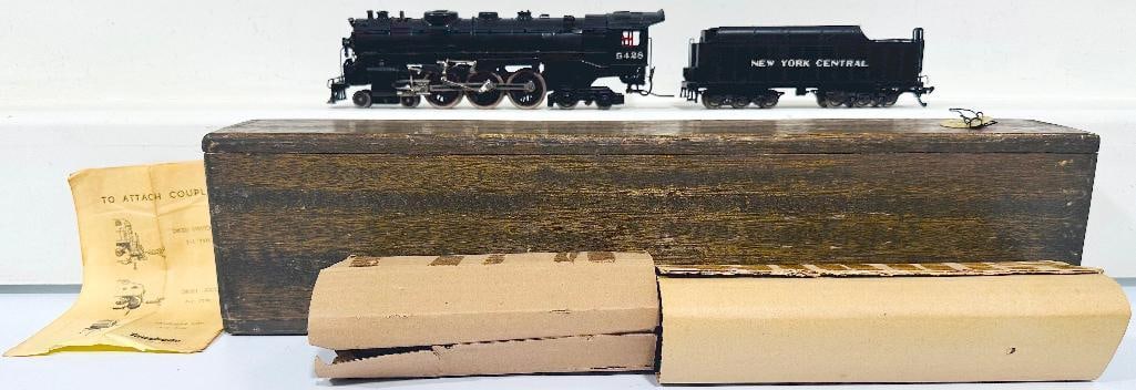 Tenshodo Brass HO Scale 4 - 6 - 4 New York Central Hudson Locomotive and Tender (1 of 8)