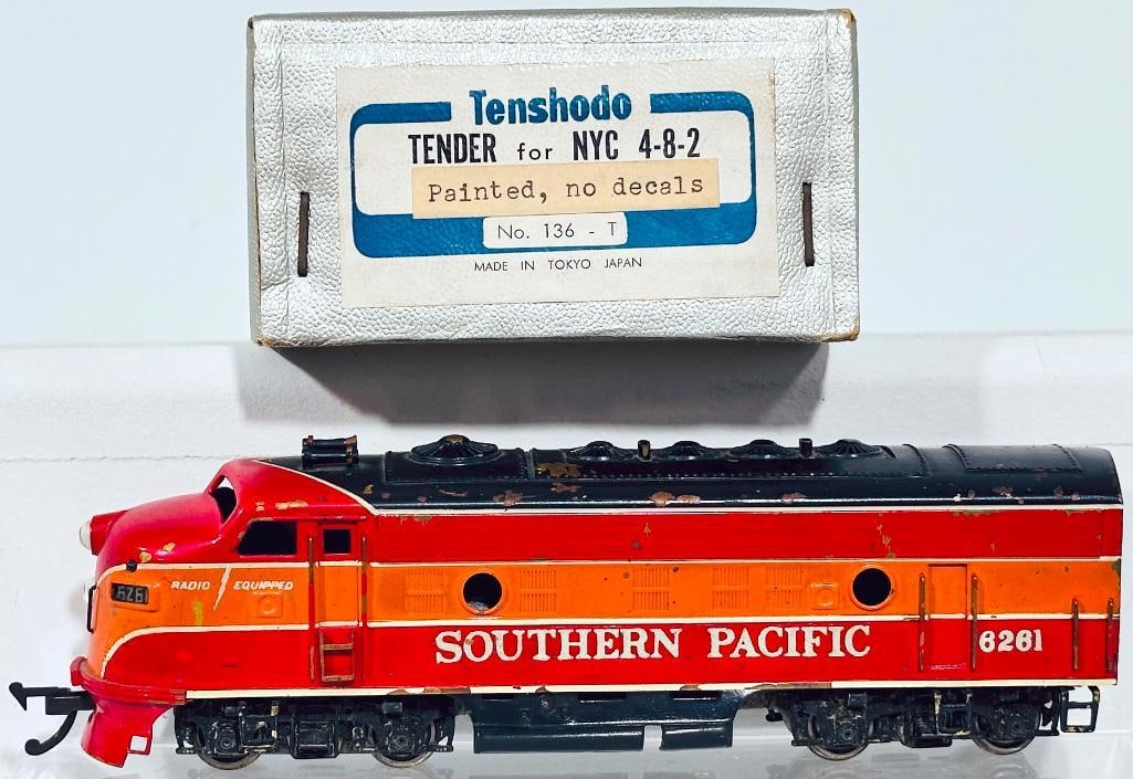 Tenshodo Brass HO Scale Southern Pacific Daylight Road Diesel Unit (1 of 7)