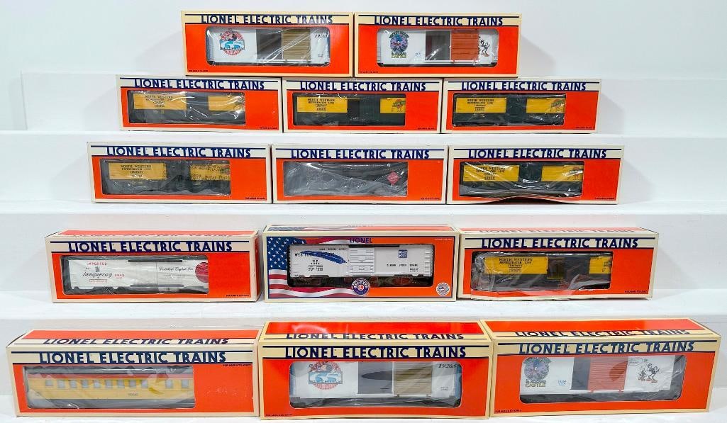 Lionel Modern O Gauge Thirteen (13) Assorted Freight Cars (1 of 6)