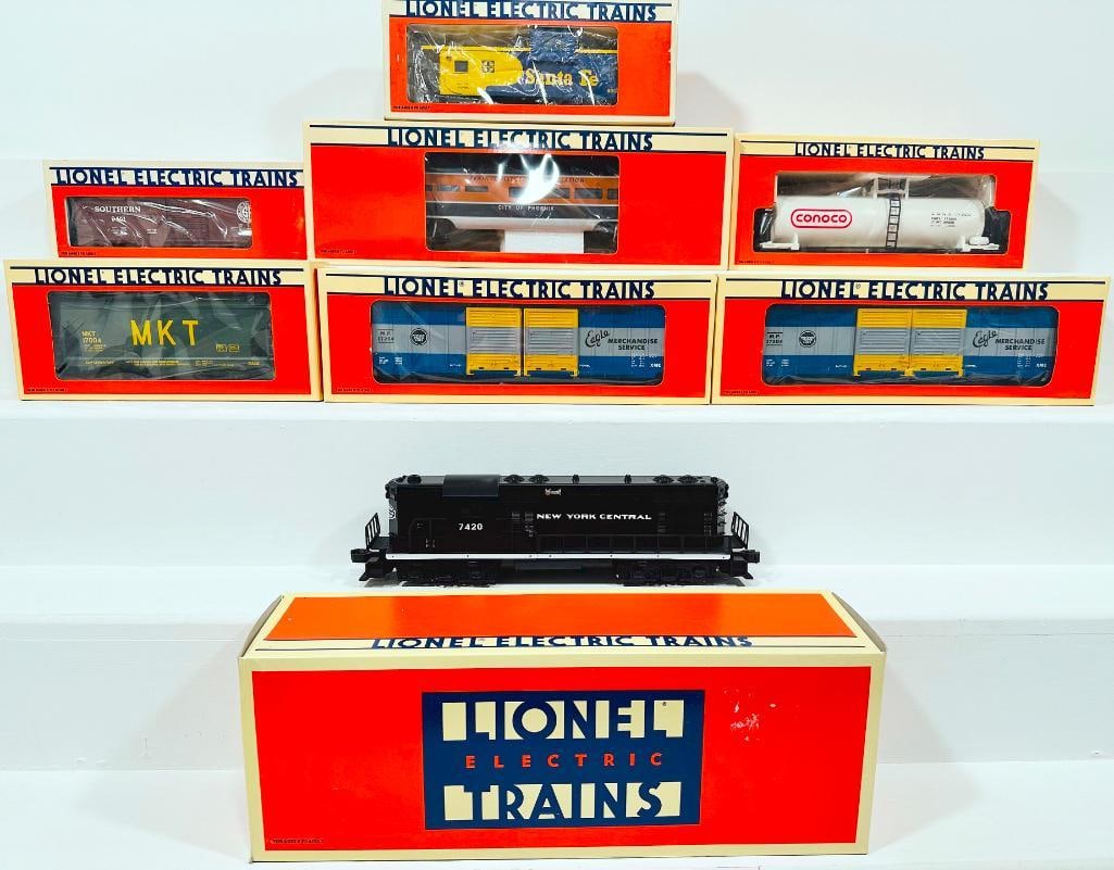 Lionel Modern O Gauge New York Central GP - 7 Diesel Engine and Seven (7) Assorted Freight Cars (1 of 10)