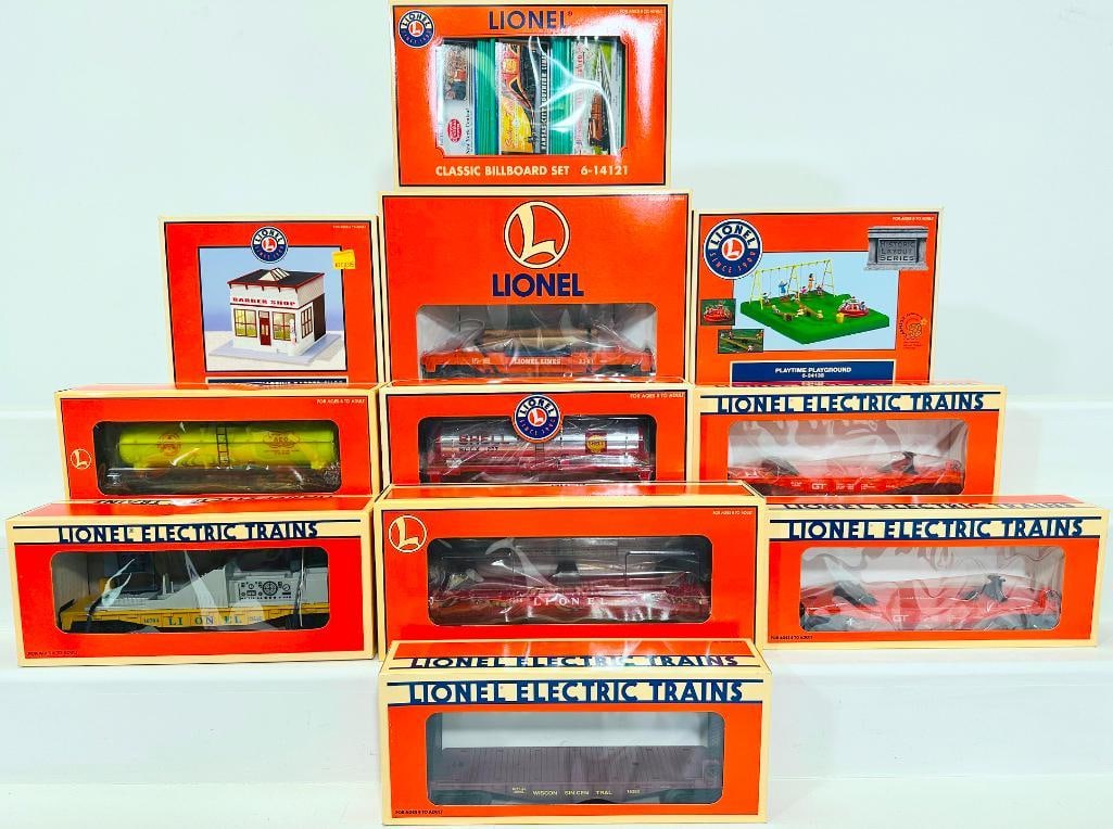 Lionel Modern O Gauge Eight (8) Assorted Freight Cars and Three (3) Assorted Accessories (1 of 5)