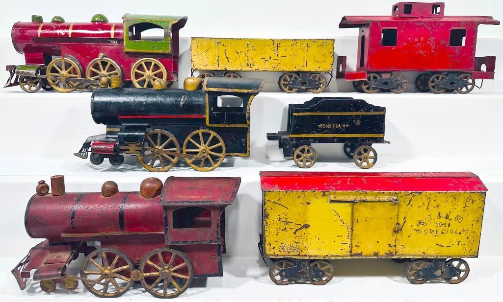 Dayton Prewar Floor Toys Assorted Locomotives and Freight Cars (1 of 11)
