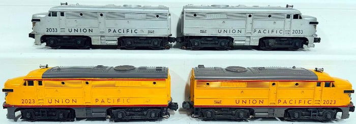 Lionel Postwar O Gauge 2023 A-A Union Pacific Yellow/Gray Alco Units/2033 Union Pacific A-A Units