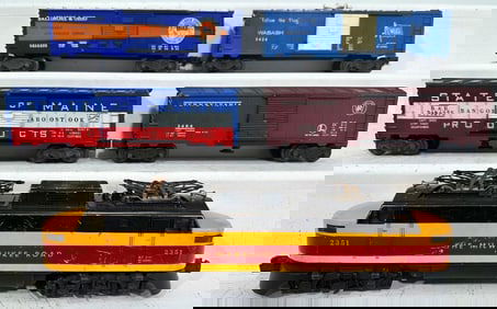 Lionel Postwar O Gauge 2351 Milwaukee Road EP - 5 and Four (4) Assorted Box Cars