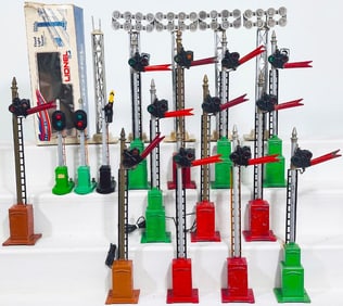Lionel Prewar O Gauge 82N Semaphore green base X3 and 82N Semaphore red base and 80 Semaphore