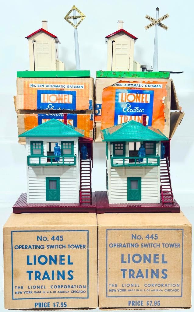 Lionel Postwar O Gauge 445 Operating Switch Tower Boxed X2/Lionel Prewar 45N Auto. Gateman Boxed X2 (1 of 13)