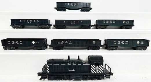 Lionel Postwar O Gauge 616 Santa Fe Switcher and 2452 Black Gondola X7