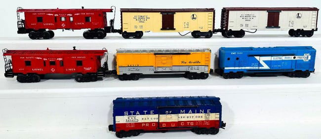 Lionel Postwar O Gauge Seven (7) Assorted Freight Cars