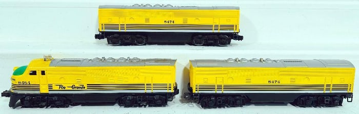 Lionel Modern O Gauge 8464 Rio Grande A Nonpowered Unit and 8474 Rio Grande B Unit X2