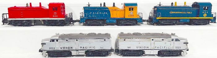 Lionel Postwar O Gauge 2023 Union Pacific A-A Silver and Gray Diesel Alco Units and Three Switchers