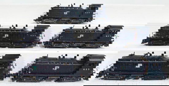 Lionel O Postwar O Gauge Four (4) Assorted 623 Santa Fe Switchers and 6220 Santa Fe Switcher