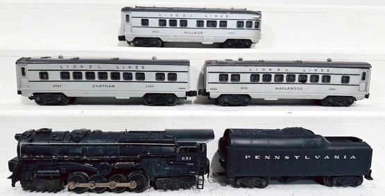 Lionel O Postwar O Gauge 681 Loco and 2046W-50 Tender/ 2423-2421-2422 two-tone Gray Passenger Cars